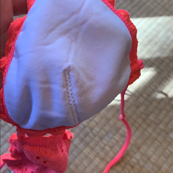 🇮🇹 NWT fluorescent 👙 top - Picture 5 of 9